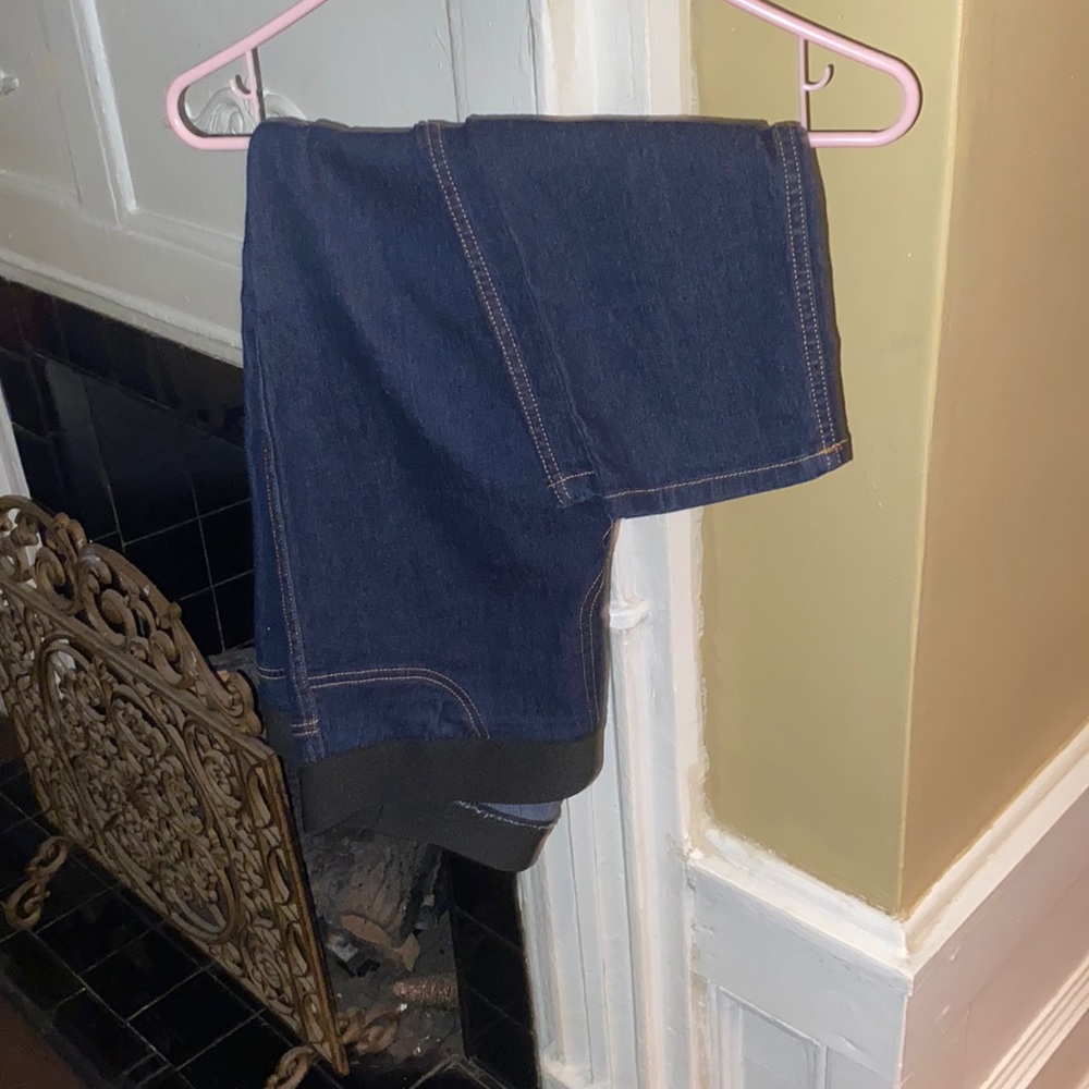 Stretchy skinny jeans by Karen Kane. No pockets lots of style!
